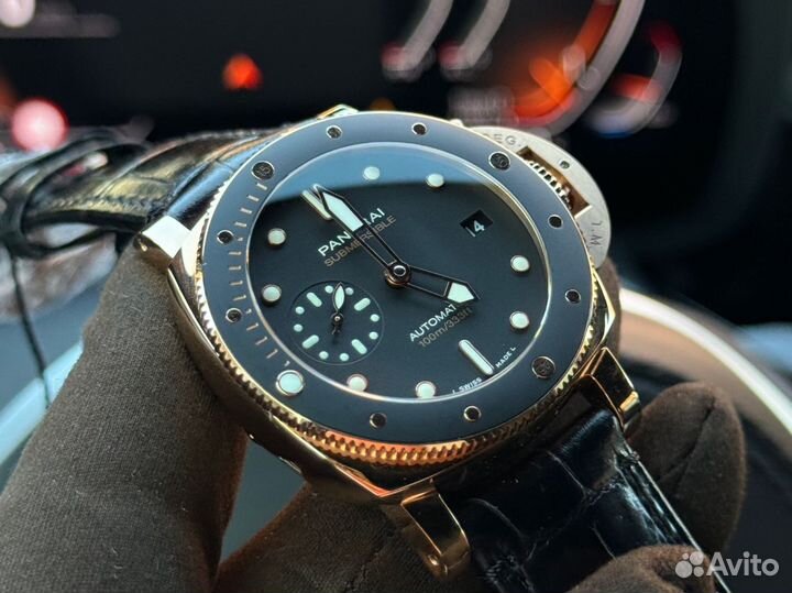 Часы Panerai Luminor Submersible