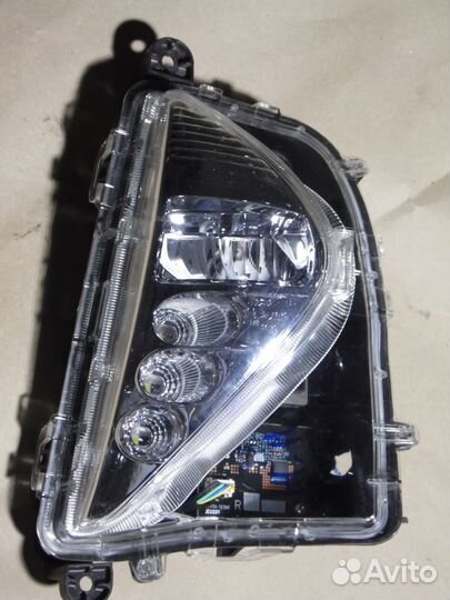 Птф правая с дефектом Тойота Приус 50