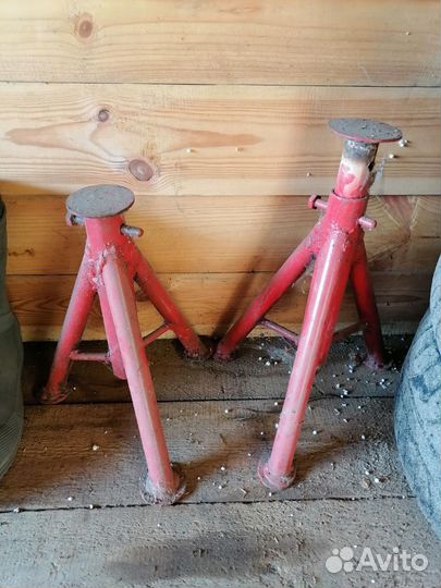 Стойки под машину