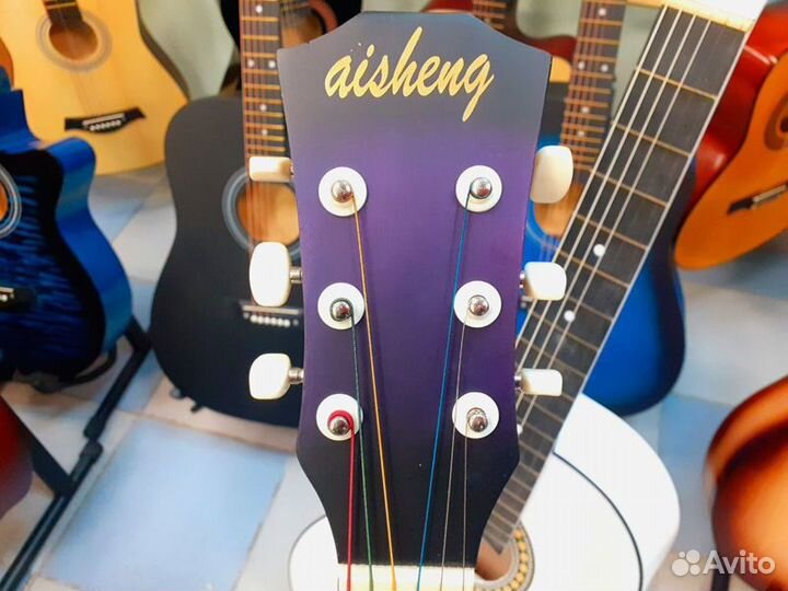 Гитара новая в комплекте с чехлом и стойкой