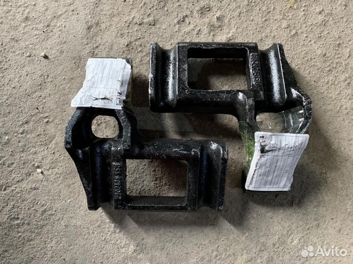 Кронштейн амортизатора правый 2902408-65U