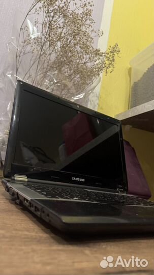 Ноутбук Samsung F410