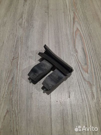 Направляющая стекла Kia ceed 2 JD Лев