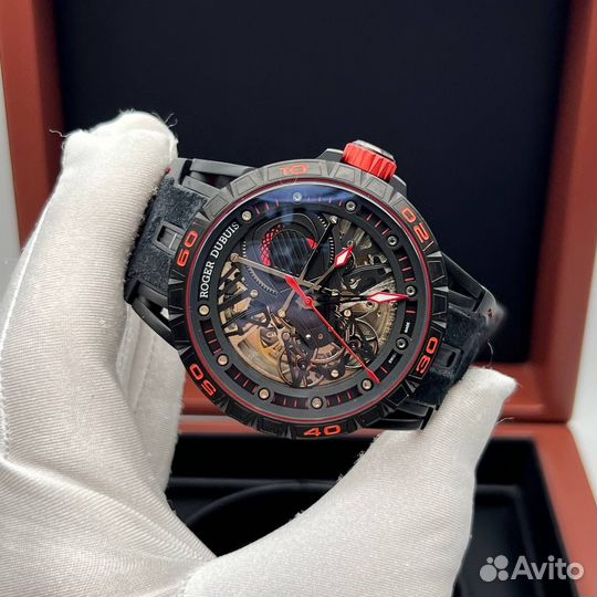 Часы Roger Dubuis