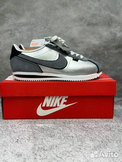 Кроссовки nike cortez