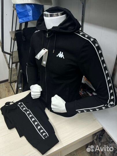 Спортивный костюм