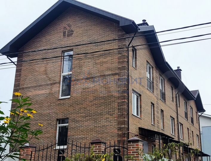 Таунхаус 121,7 м² на участке 1,3 сот.