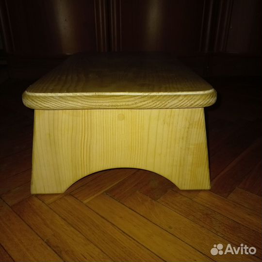 Скамейка деревянная низкая