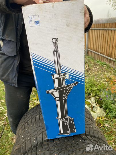 Стойка амортизатора передняя левая (skoda fabia)