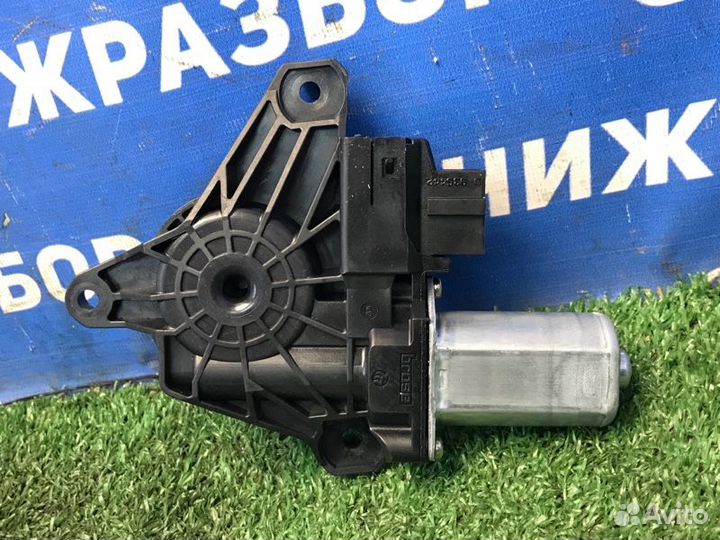 Моторчик стеклоподъемника задний левый Mercedes