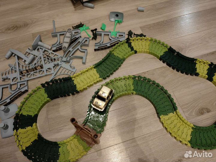 Гибкий трек с машинками