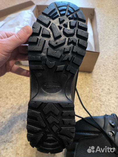 Ботинки с высокими борцами для низких температур