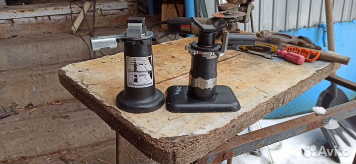 Домкрат универсальный 2 тонный