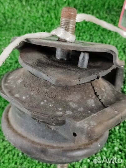 Подушка двигателя передняя Toyota Mark Ii GX100