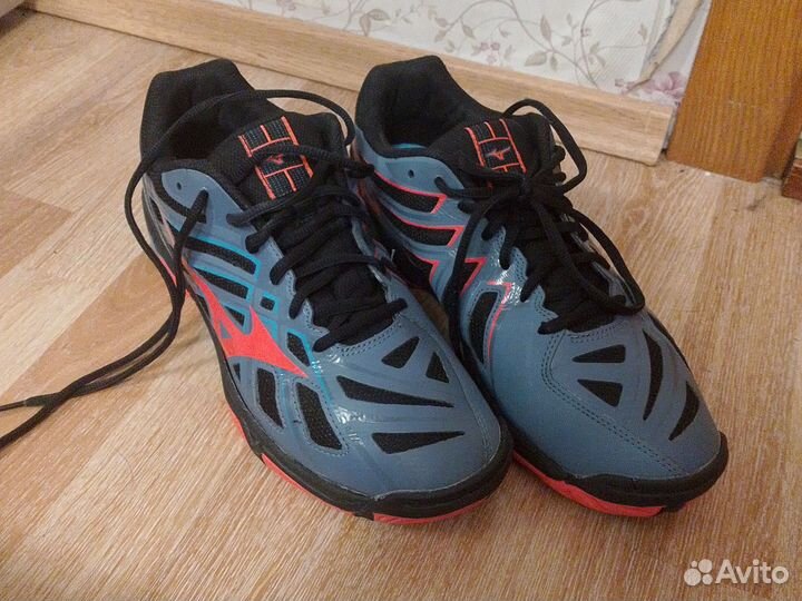 Кроссовки mizuno wave hurricane 3