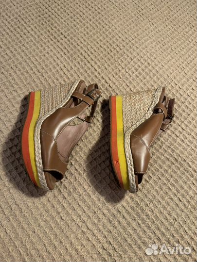 Босоножки женские