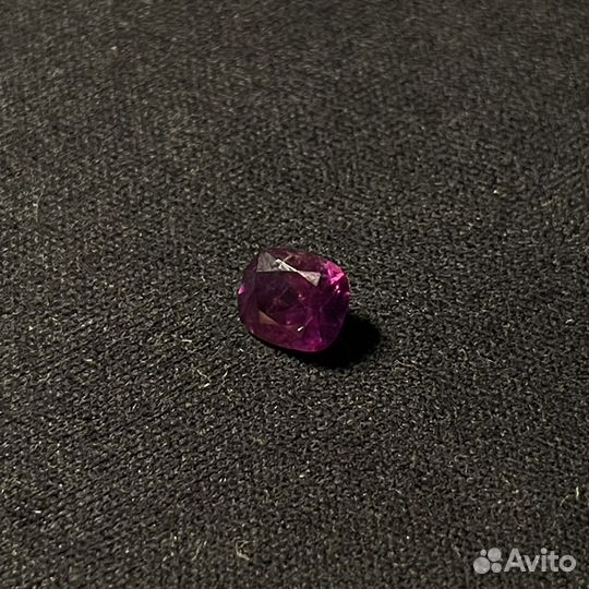 Фиолетовый сапфир