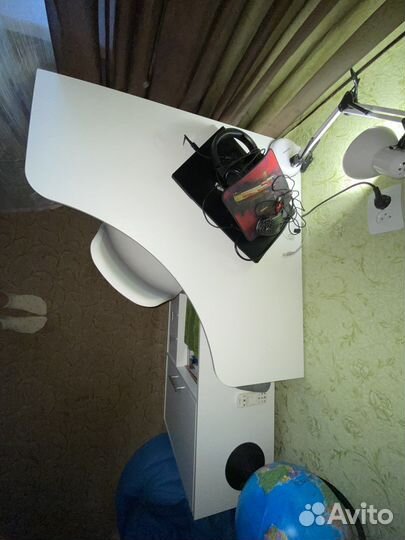 Письменный стол угловой