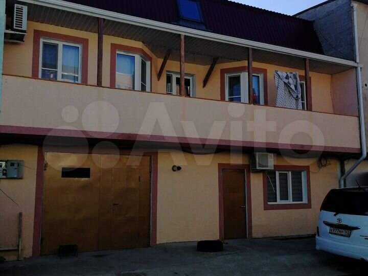 Гараж, > 30 м²