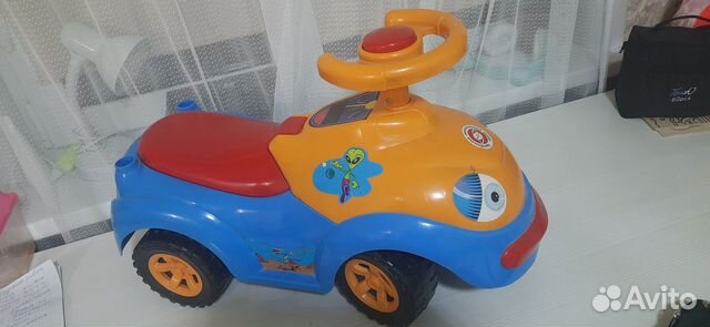 Продам детскую машинку