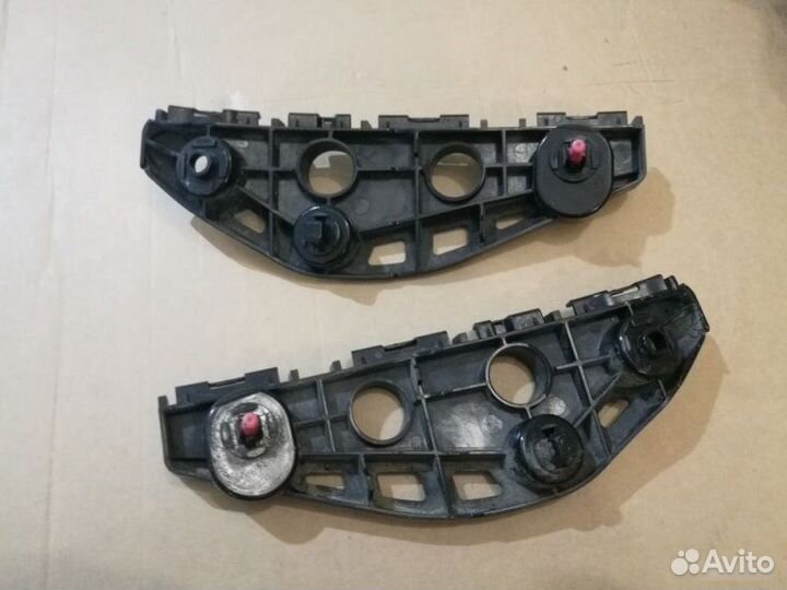 Кронштейн бампера передний Lexus Rx 3