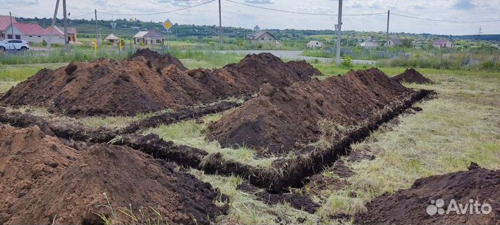 Мини-экскаватор в Хлевном