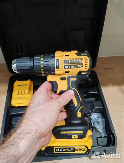 Бесщеточный шуруповерт dewalt 21 в DCD709