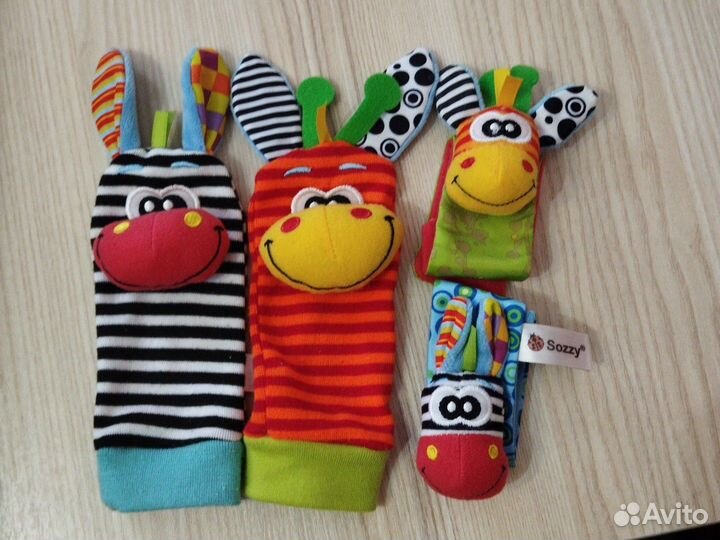 Носочки и браслеты погремушки