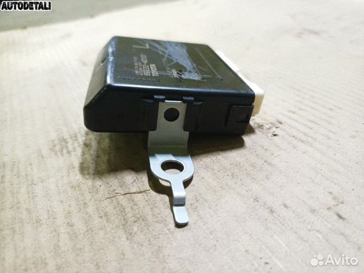 Блок управления крышкой багажника Toyota RAV4 XA50