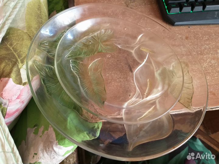 Блюда, стекло, 2 штуки +Бокалы и рюмки, стекло