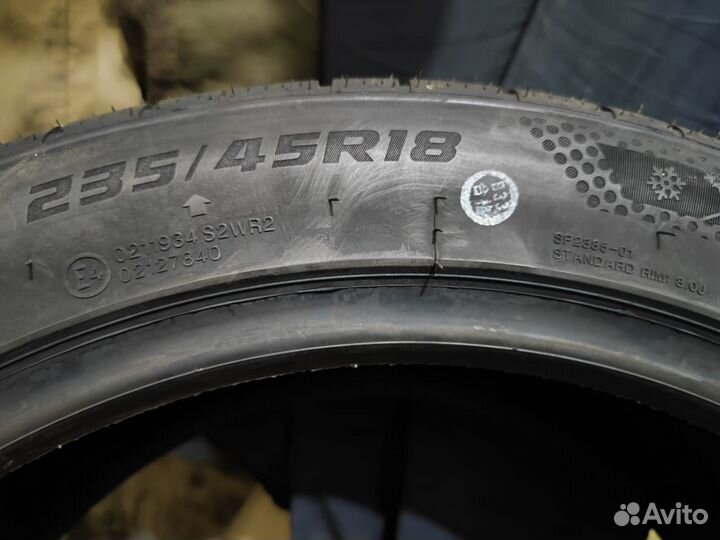 Lanvigator WinterGrip UHP 235/45 R18 98V