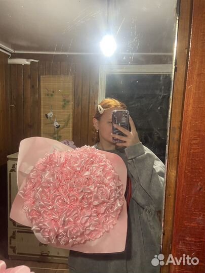 Розы из атласных лент