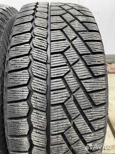 Gislaved Nord Frost 200 SUV 235/55 R17 103T