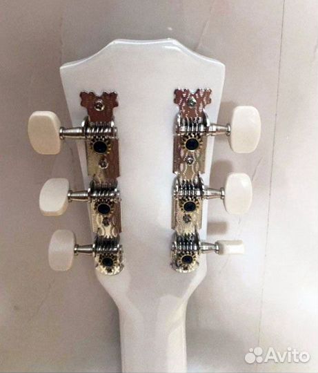 Новая акустическая гитара