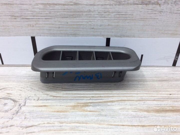 Дефлектор воздушный правый Bmw 7-Серия E65/E66