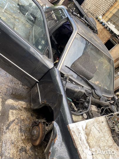 Разборе мерсадес 124