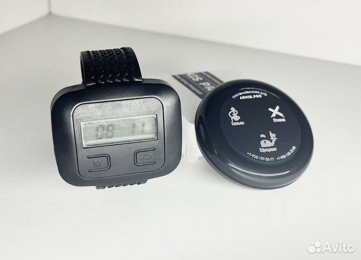 Часы и кнопки вызова официанта в ассортименте