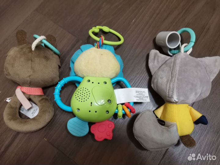 Подвеска в коляску и кроватку