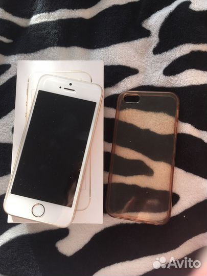 Телефон iPhone se 2016