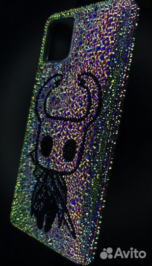 Чехлы на телефон в стразах