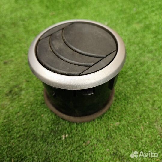 Решетка вентиляционная, дуйка левая Suzuki Grand