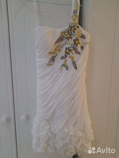 Вечернее платье со стразами