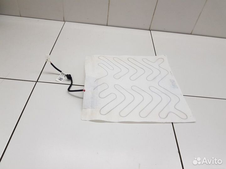 Подогрев спинки заднего правого сиденья