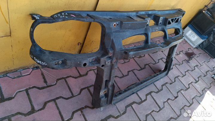 Панель передняя (телевизор) Volkswagen Golf