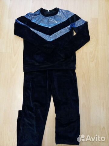 Костюм спортивный на весну,теплую осень