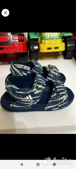 Сандалии adidas 22р