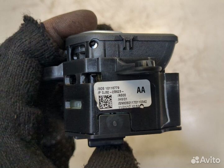 Кнопка стояночного тормоза Land Rover Range Rover