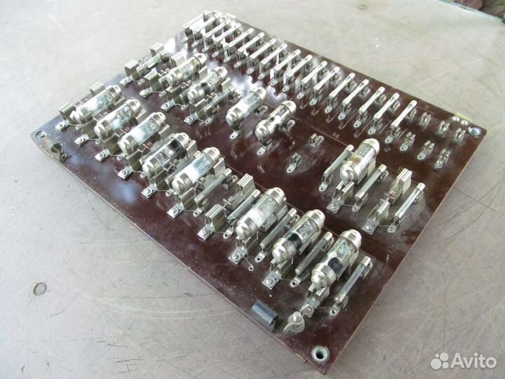 Щит предохранителей из кунга радиостанции