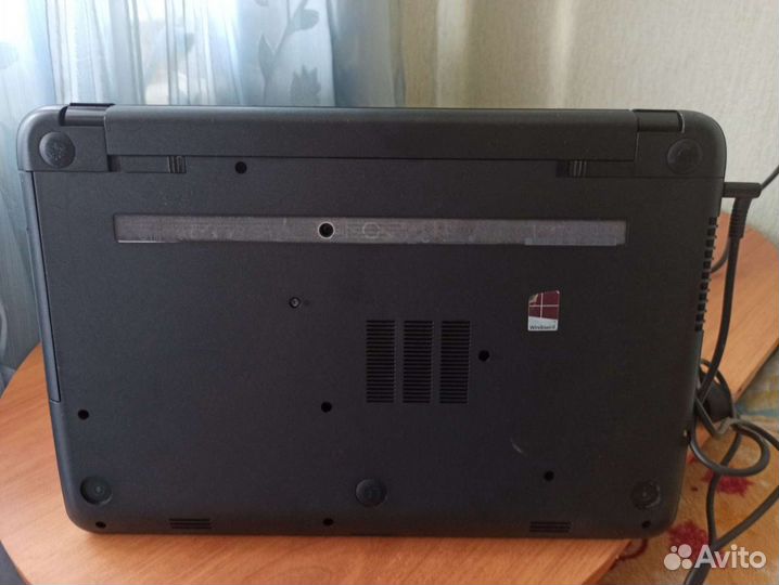 Ноутбук HP 15-g001sr работает