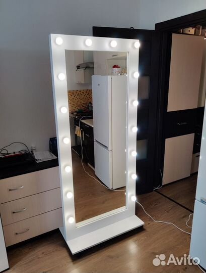 Гримерное зеркало